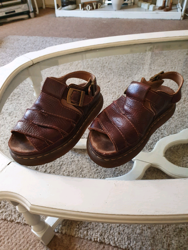 dr martens sandals size 6